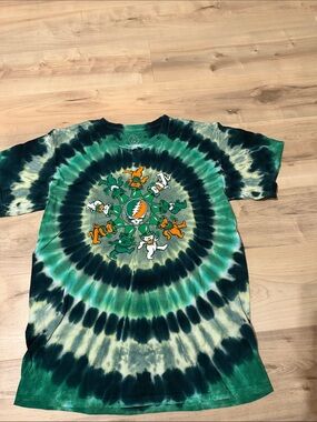men’s size large Sundog Grateful Dead green tie dye tee